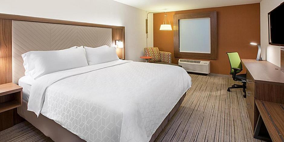 Holiday Inn Express & Suites - Staunton By Ihg Εξωτερικό φωτογραφία